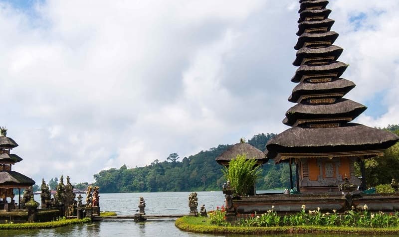 Cathay Pacific Airways - EU discount coupons and deals